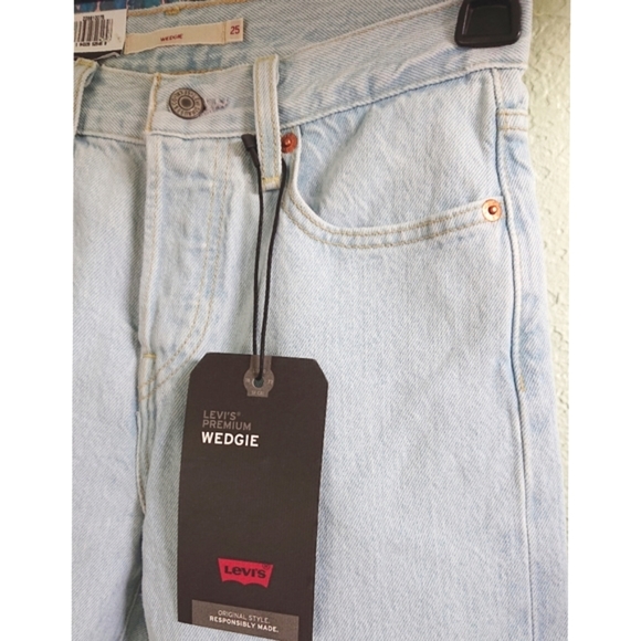 Levi's Premium Wedgie High Rise Jeans Signal Lost - Picture 6 of 13